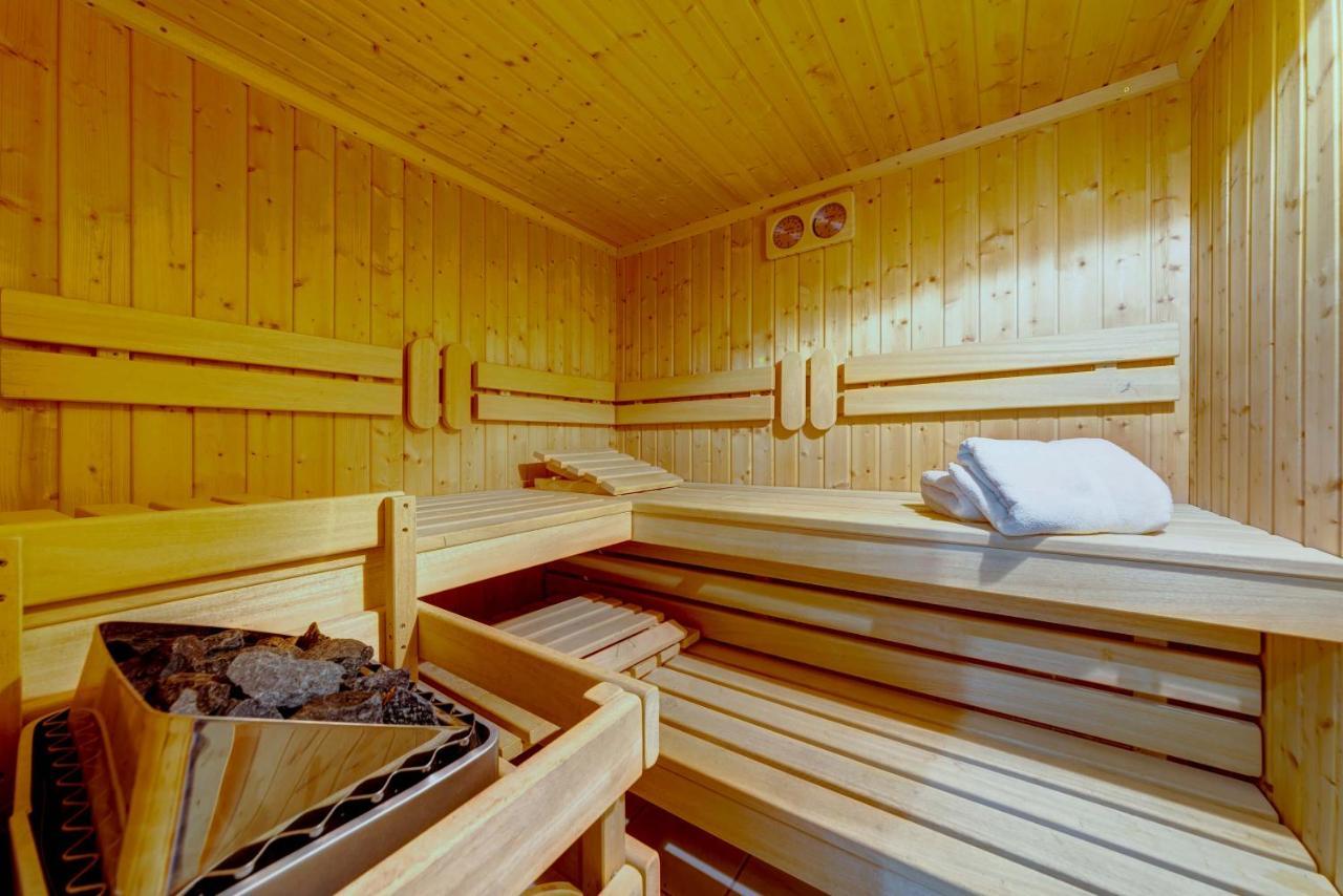 Landgasthof Zum Dorfkrug Häusern エクステリア 写真