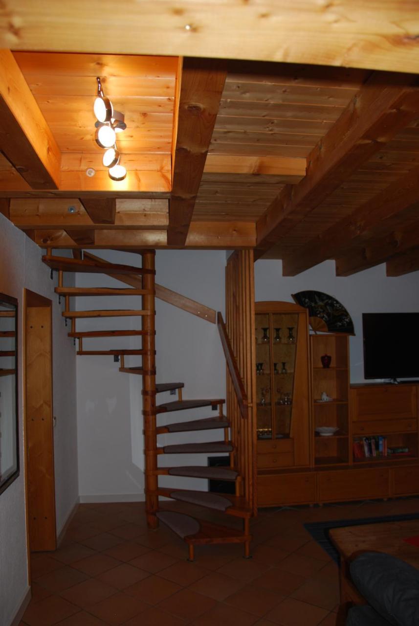 Landgasthof Zum Dorfkrug Häusern エクステリア 写真