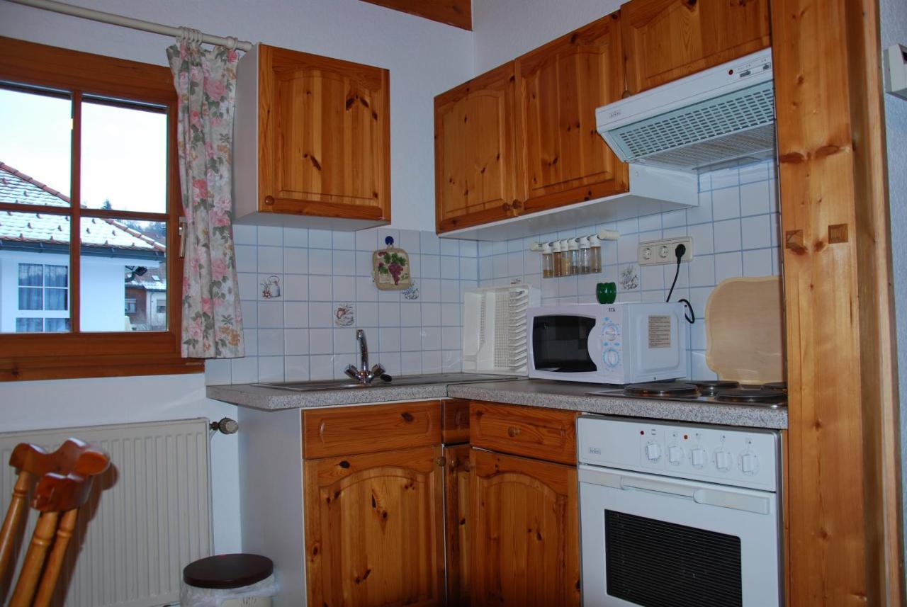 Landgasthof Zum Dorfkrug Häusern エクステリア 写真