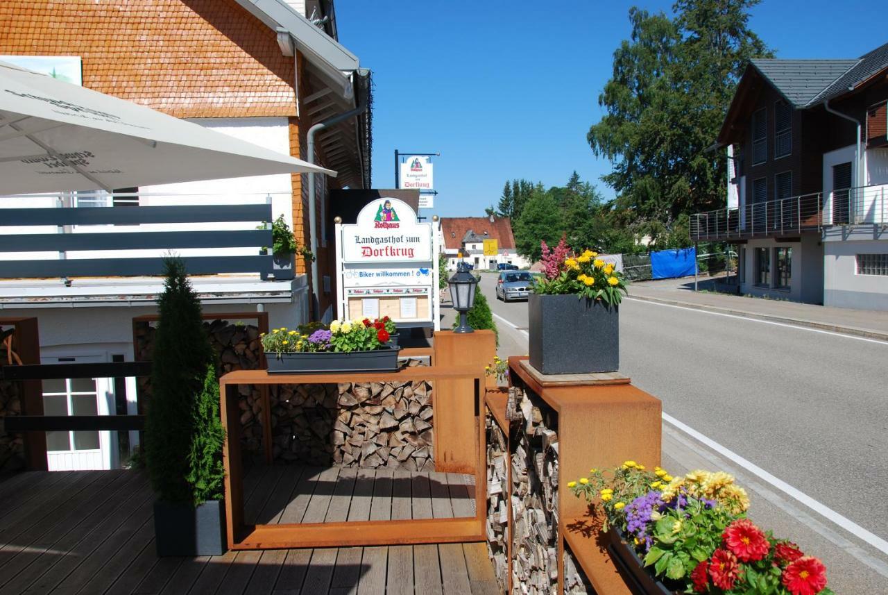 Landgasthof Zum Dorfkrug Häusern エクステリア 写真
